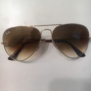Ray-Ban men’s aviator sunglasses